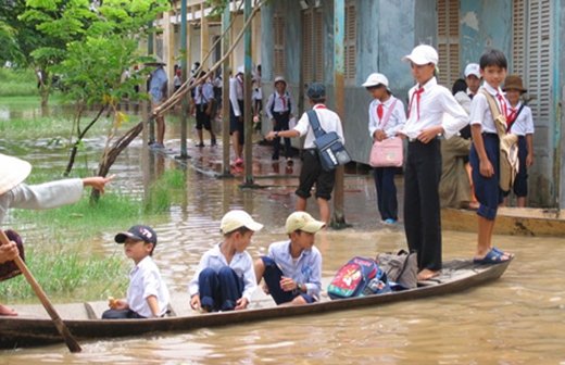 Hà Tĩnh: 76 trường cho học sinh nghỉ học vì mưa lũ