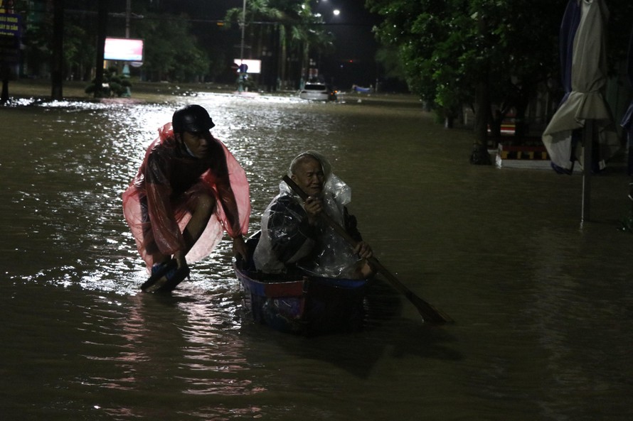 Phú Yên: Mưa lũ kép dài làm 5 người chết, hàng chục nghìn nhà dân bị ngập