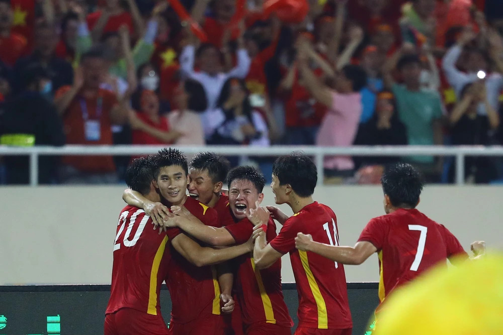 Báo Trung Quốc sửng sốt khi Việt Nam vô địch Seagame 31, chê U23 Thái Lan “đá xấu”